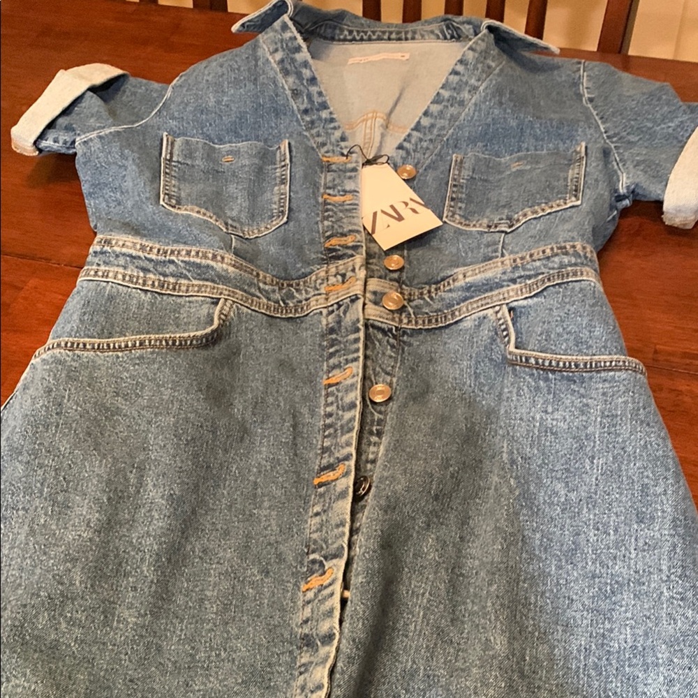 Brand new limited edition sold out Zara Jean short sleeve denim dress. Must have